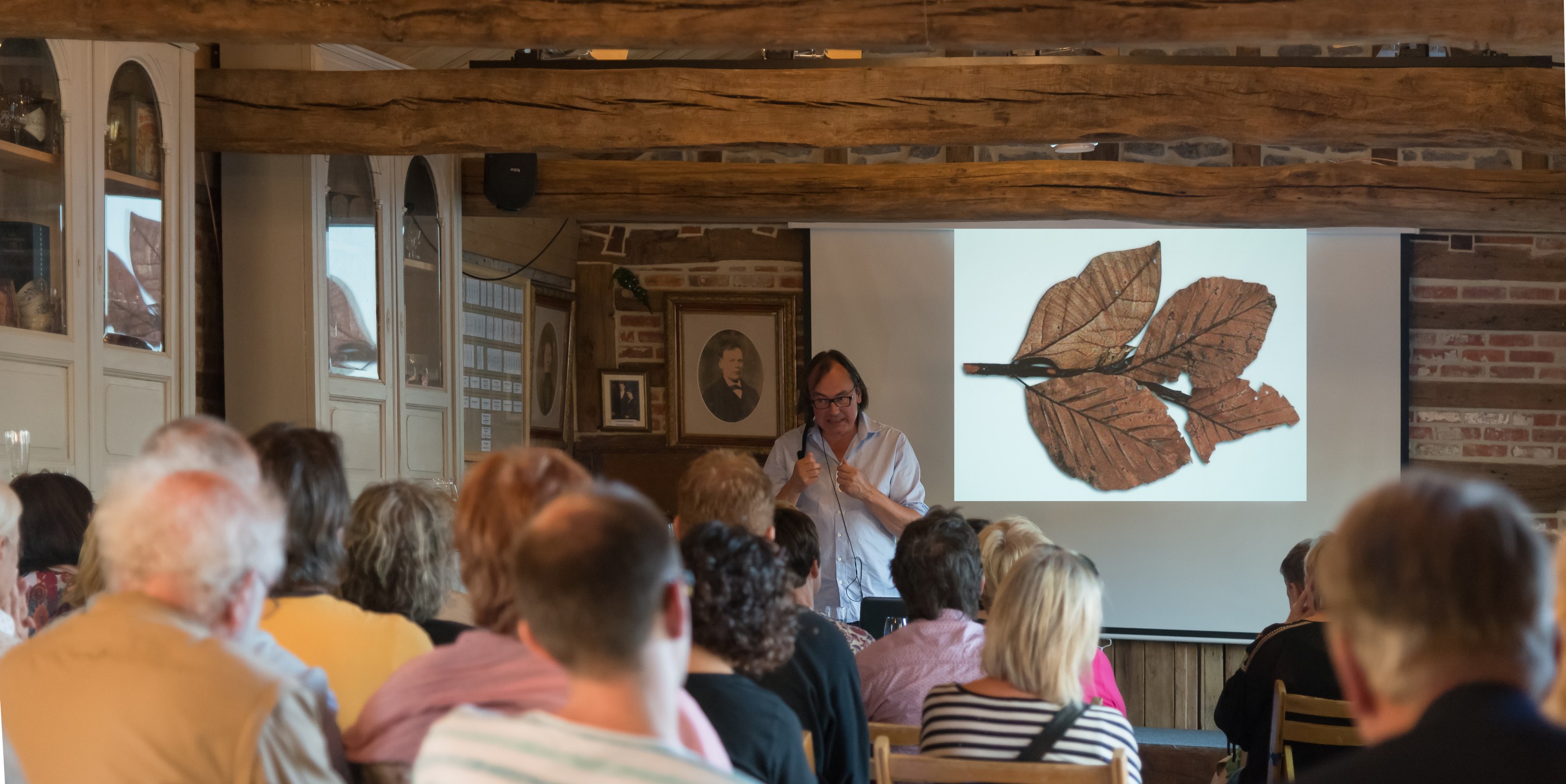 Johan Braeckman: "Er was eens... Dit is geen blad" (foto: Jozef Van Giel)