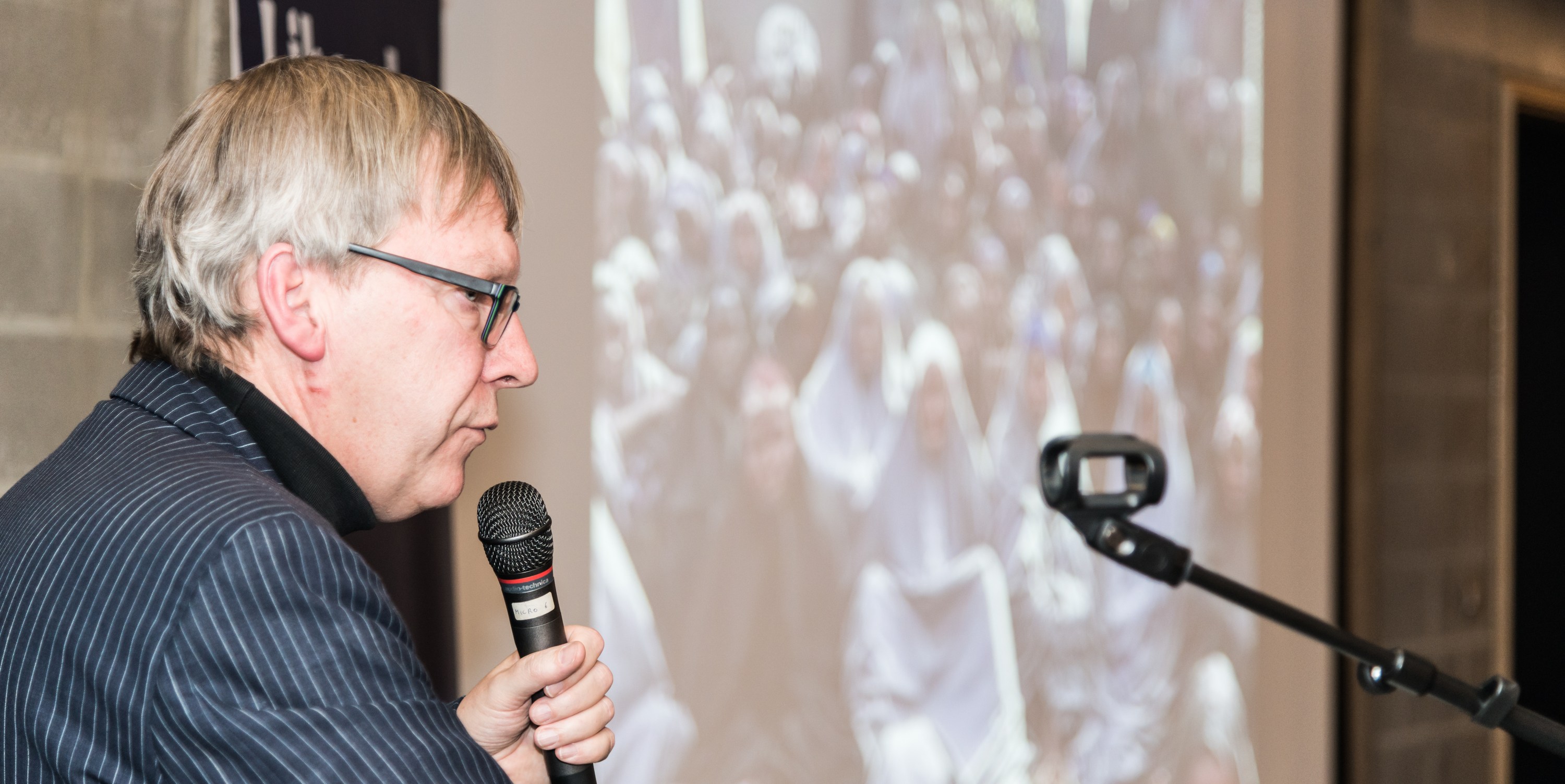 Dirk Verhofstadt presenteert het boek "InNaamVanGod" in het liberaal archief in Gent