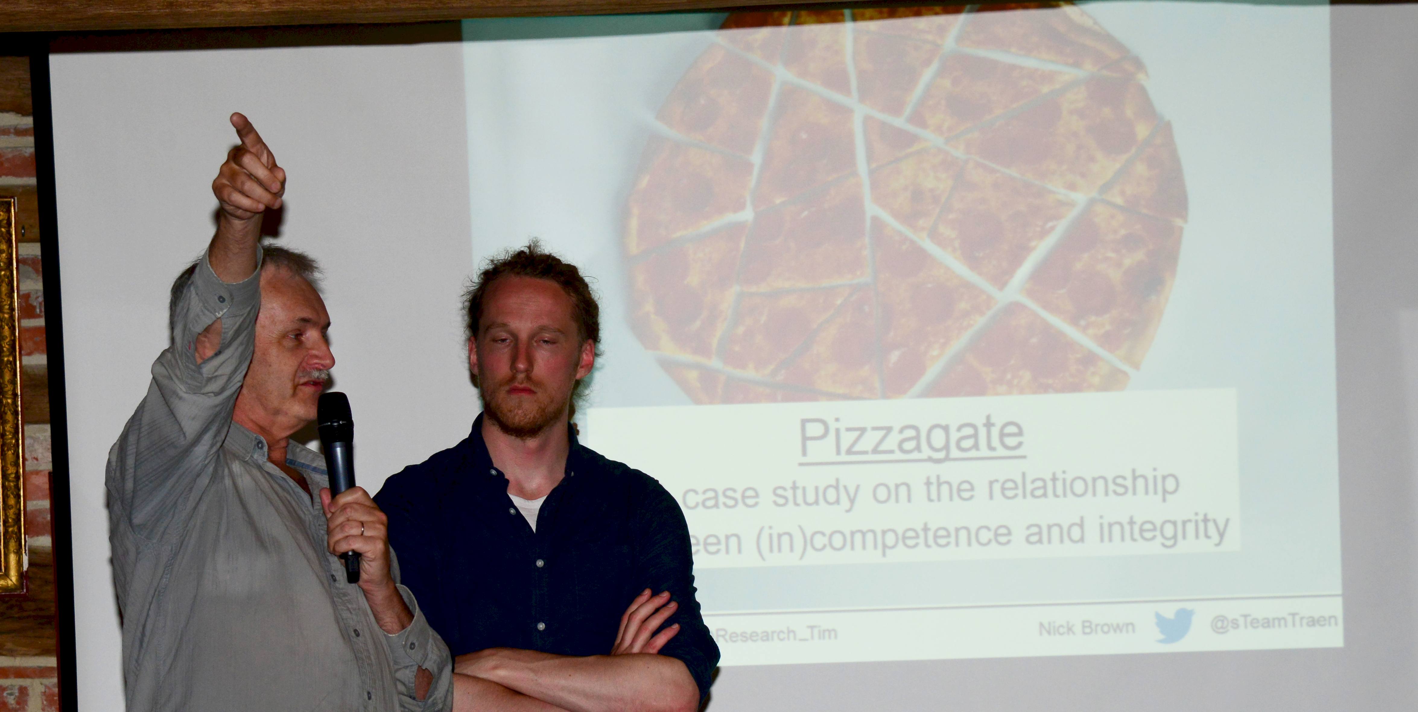 Nick Brown en Tim van der Zee bij Pizzagate (foto: Jozef Van Giel)